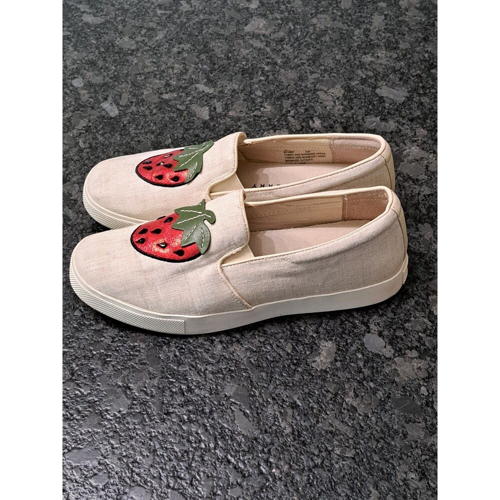 Katy Perry Women's Slip On Shoes Size 7 Novelty Strawberry Canvas Beige Loafer - Picture 2 of 10